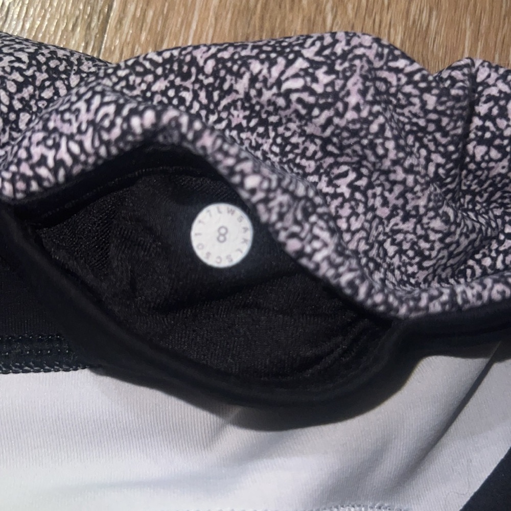 Lululemon Gray Athletic Leggings with Zipper Pockets - Picture 7 of 8